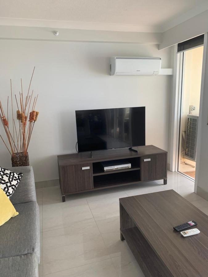 Stunning 2 Bedroom Ocean View Apartment Gold Coast Luaran gambar
