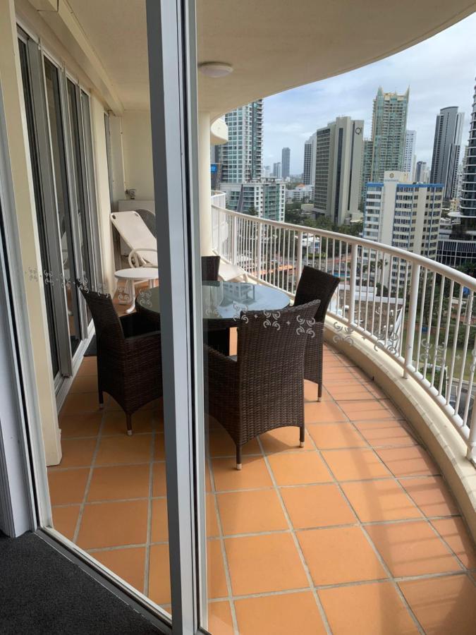 Stunning 2 Bedroom Ocean View Apartment Gold Coast Luaran gambar