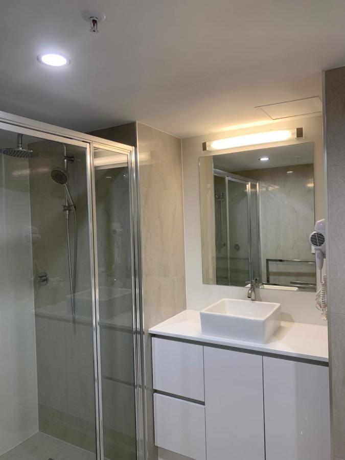 Stunning 2 Bedroom Ocean View Apartment Gold Coast Luaran gambar