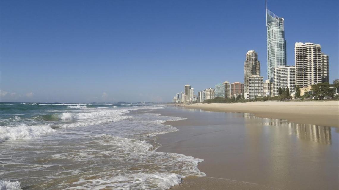 Stunning 2 Bedroom Ocean View Apartment Gold Coast Luaran gambar