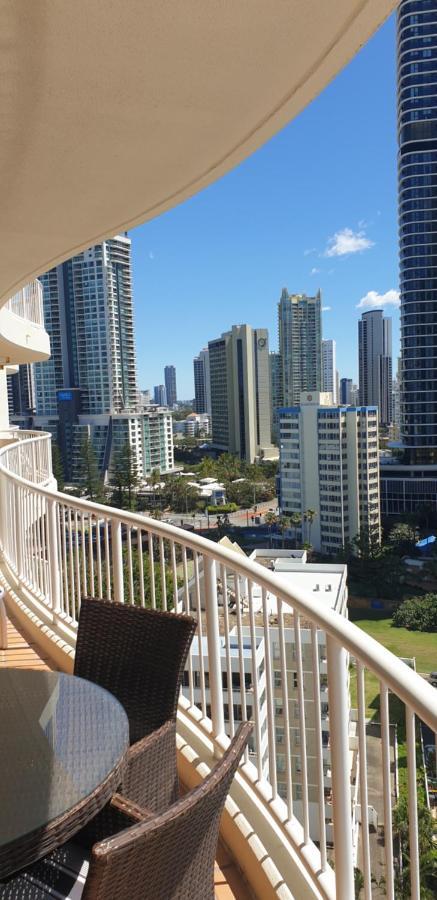 Stunning 2 Bedroom Ocean View Apartment Gold Coast Luaran gambar